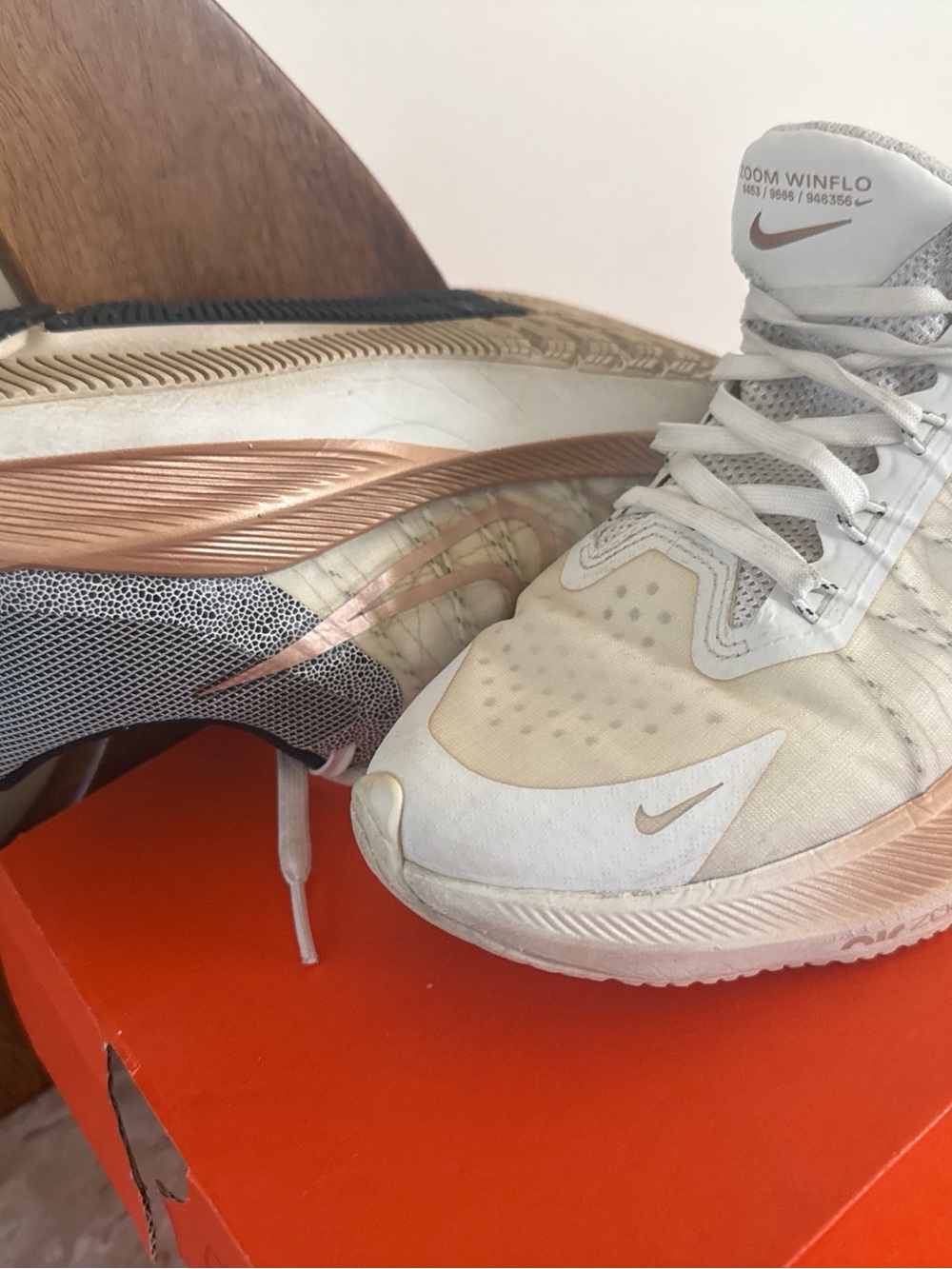 Nike Women’s Zoom Winflo Running Sneakers in Cream and Rose Gold - Picture 2 of 4